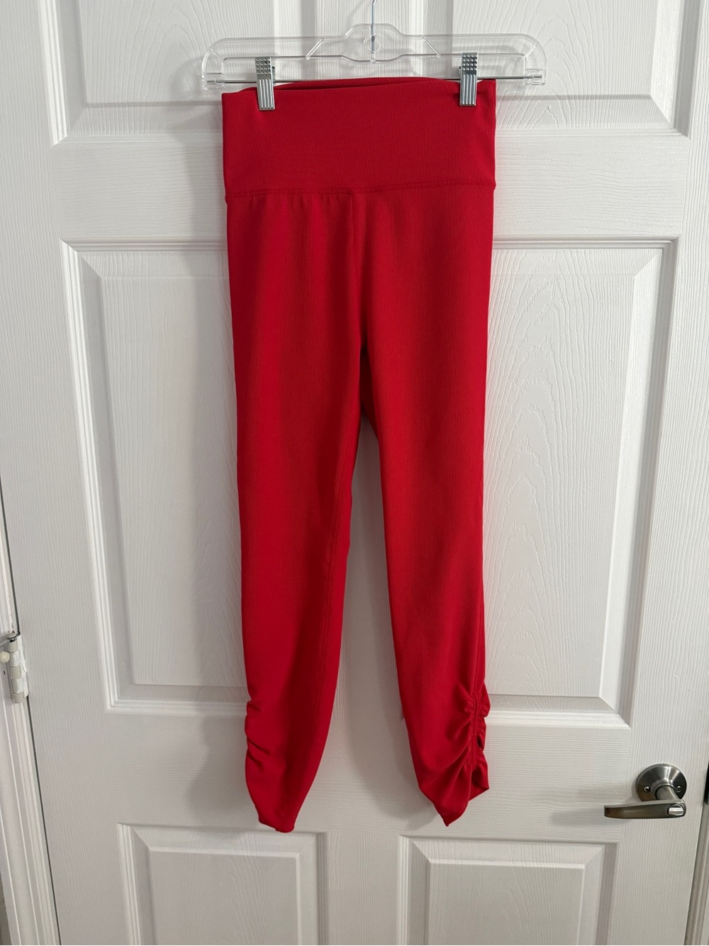 High-Waist Red Ruched Hem Leggings
